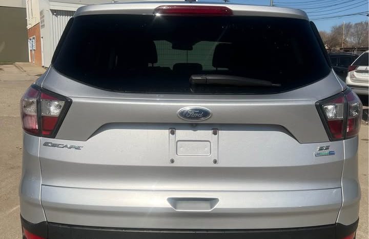 
								2017 Ford Escape SE full									