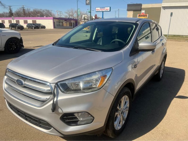 
								2017 Ford Escape SE full									