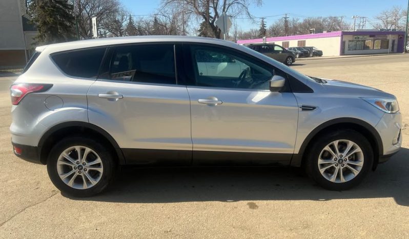 
								2017 Ford Escape SE full									