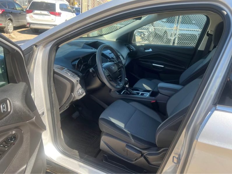 
								2017 Ford Escape SE full									