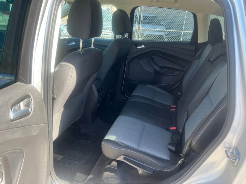 
								2017 Ford Escape SE full									