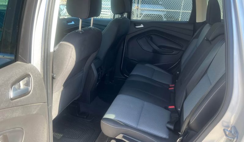 
								2017 Ford Escape SE full									