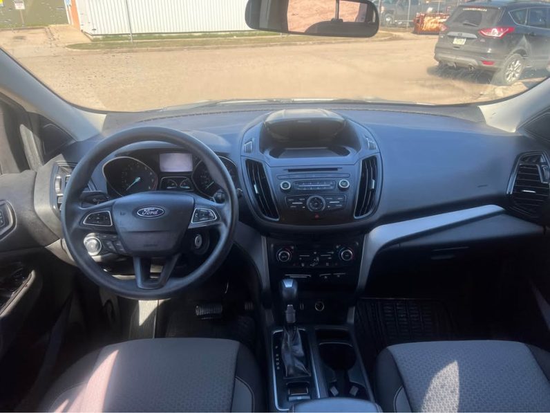 
								2017 Ford Escape SE full									