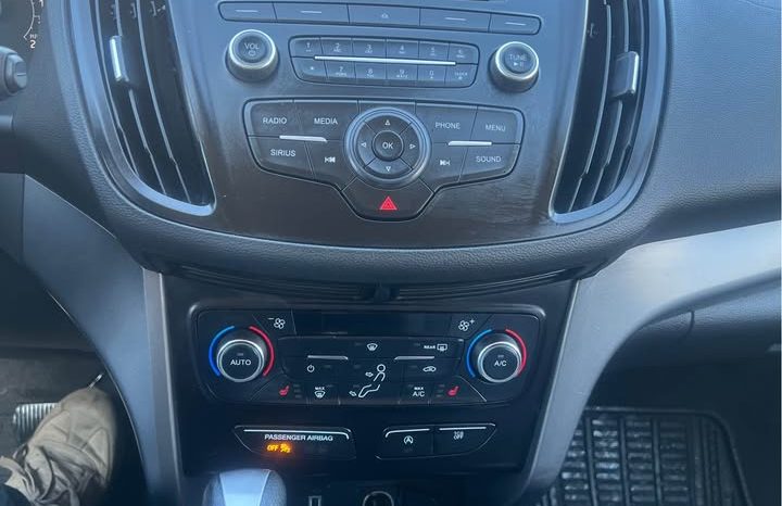 
								2017 Ford Escape SE full									