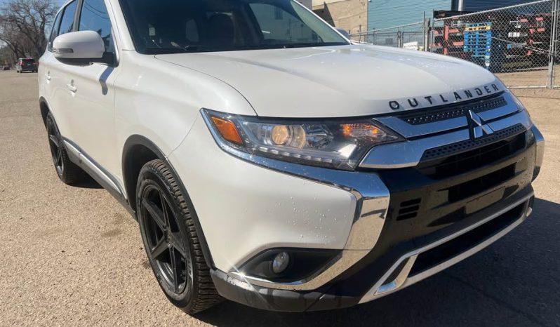 
								2020 MITSUBISHI OUTLANDER ES full									