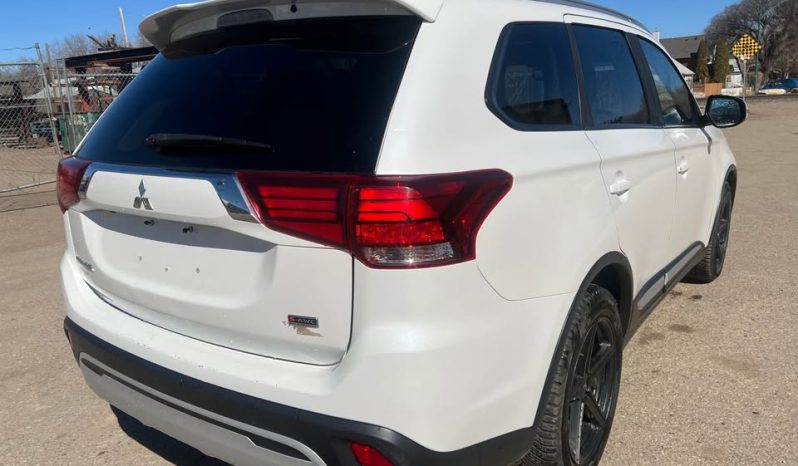 
								2020 MITSUBISHI OUTLANDER ES full									
