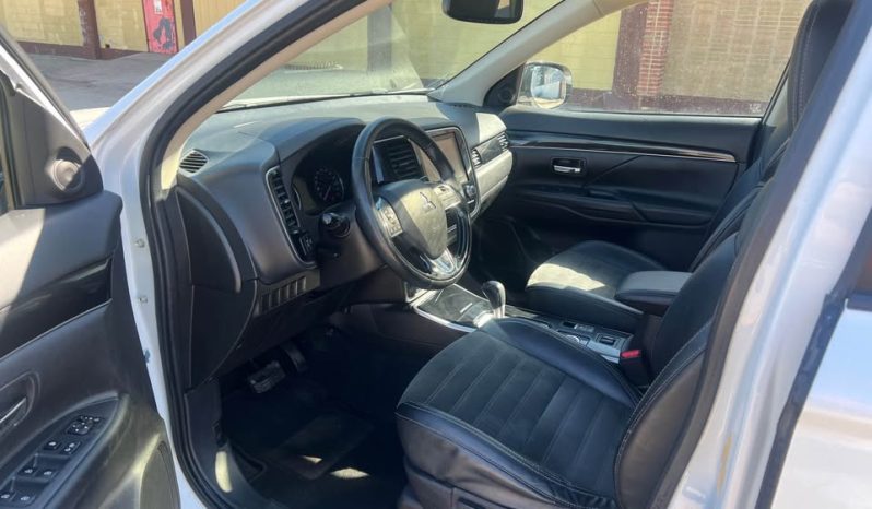 
								2020 MITSUBISHI OUTLANDER ES full									