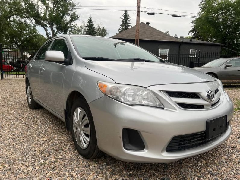 
								2013 Toyota Corolla full									