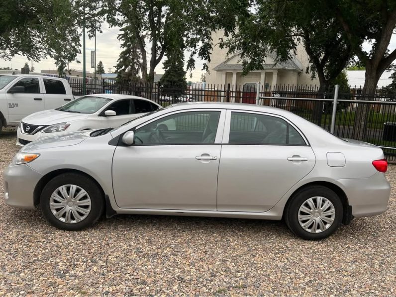 
								2013 Toyota Corolla full									