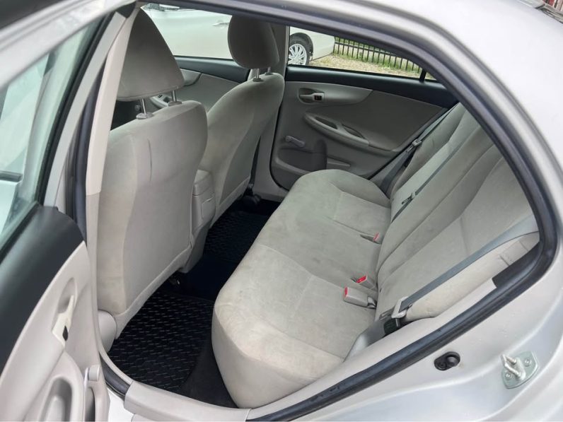 
								2013 Toyota Corolla full									