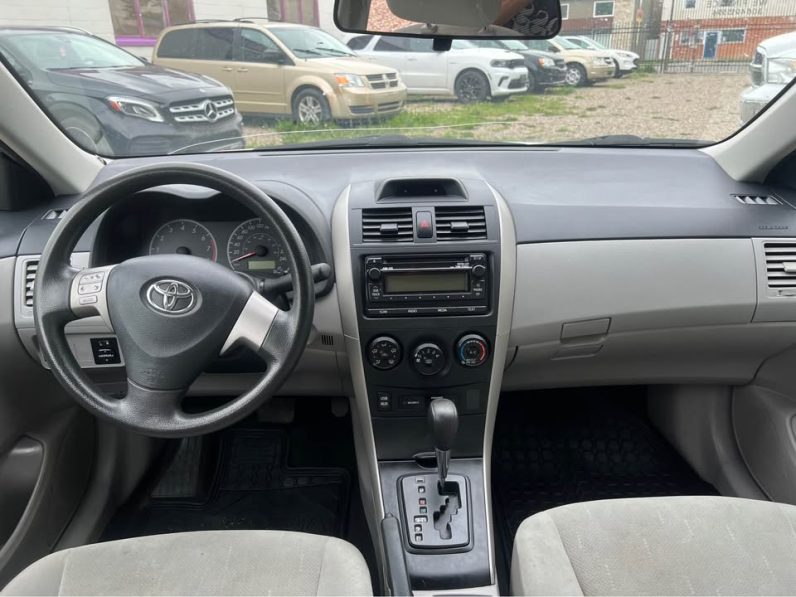 
								2013 Toyota Corolla full									