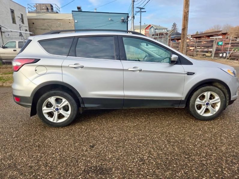 
								2017 Ford Escape SE full									